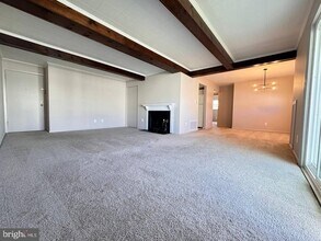 13 Warren Lodge Ct in Cockeysville, MD - Building Photo - Building Photo