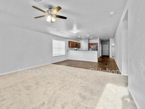 10201 Hidden Village Dr in Oklahoma City, OK - Building Photo - Building Photo