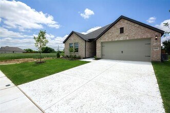 13156 Zion Dr in Providence Village, TX - Building Photo - Building Photo