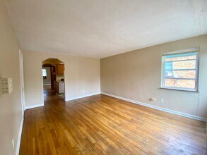 526 Riddle Crest Ln in Cincinnati, OH - Building Photo - Building Photo