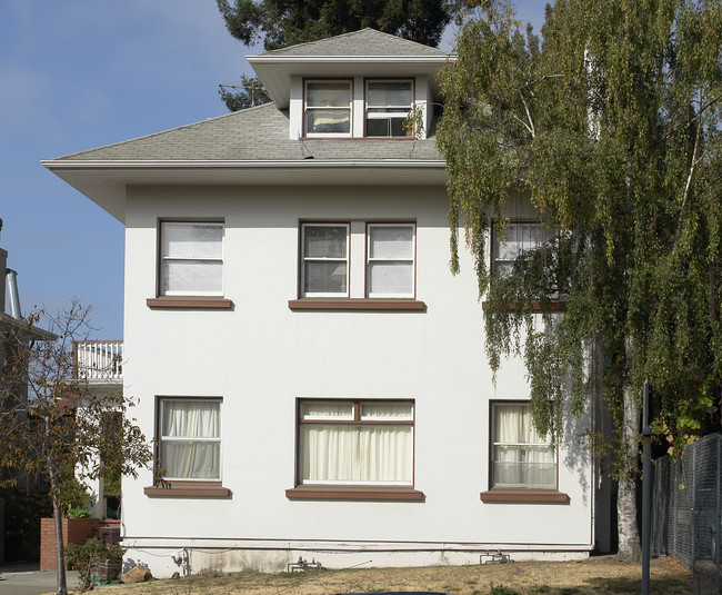 389 Euclid Ave in Oakland, CA - Building Photo - Building Photo