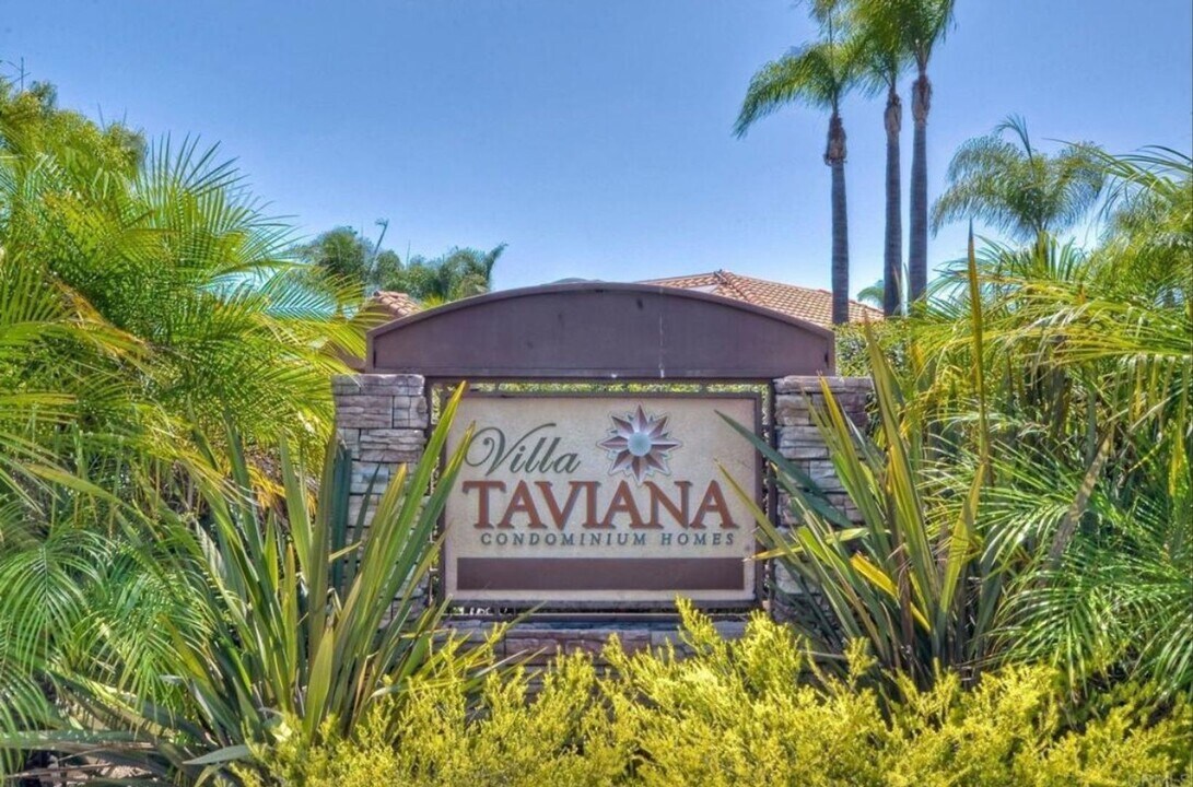 15347 Maturin Dr in San Diego, CA - Building Photo