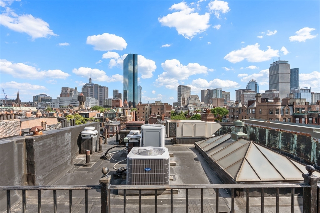 232 Beacon St, Unit 6 in Boston, MA - Building Photo