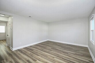 1524 Waybridge Ln in Charlotte, NC - Building Photo - Building Photo