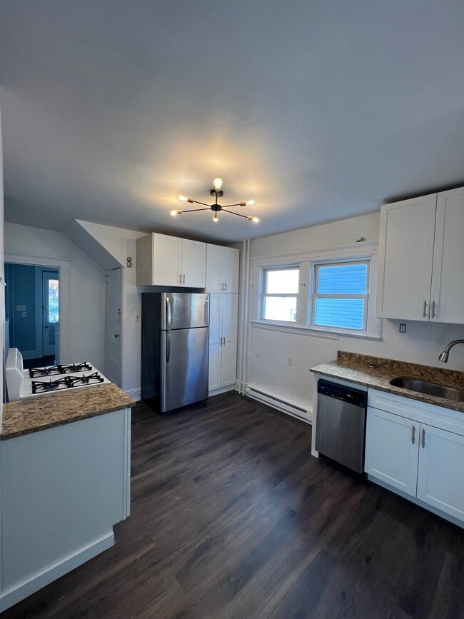 15 Irma Ave, Unit #1 in Port Washington, NY - Building Photo - Building Photo