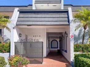 4236 Deste Ct in Greenacres, FL - Building Photo - Building Photo