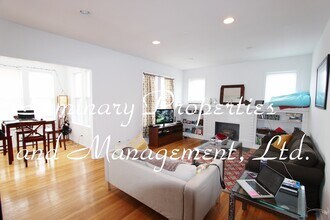 3453-55 N Bosworth in Chicago, IL - Building Photo - Interior Photo