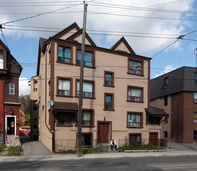 1516 King St W in Toronto, ON - Building Photo