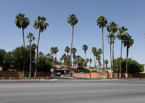 Las Palmas De La Quinta Apartments