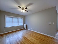 1354 W Foster Ave, Unit 3W in Chicago, IL - Building Photo - Building Photo