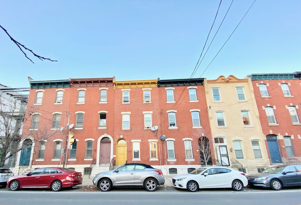 1621 Christian St-Unit -2nd Floor in Philadelphia, PA - Building Photo