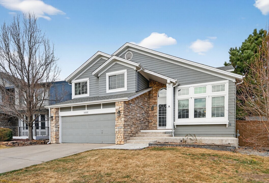5559 Wickerdale Ln in Littleton, CO - Building Photo