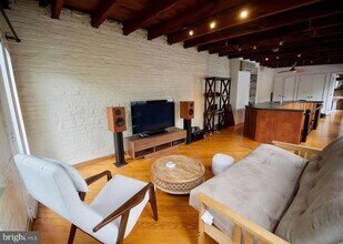 2223 Latimer St in Philadelphia, PA - Building Photo - Building Photo