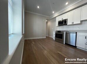 42 Englewood Ave in Boston, MA - Building Photo - Building Photo