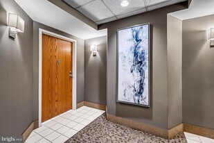 960 Fell St in Baltimore, MD - Building Photo