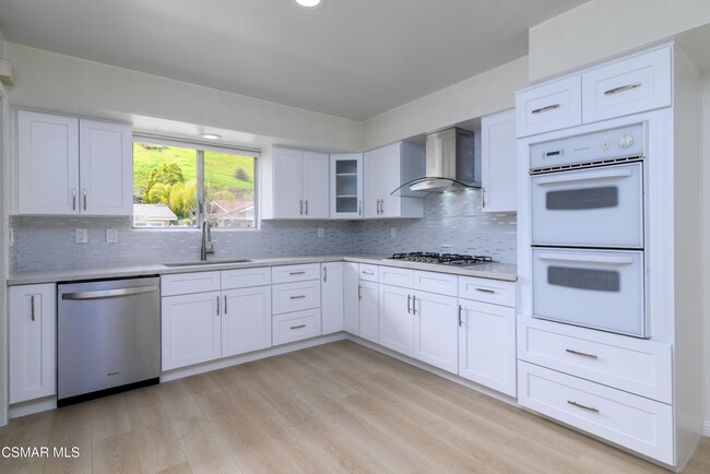 331 Columbia Rd in Thousand Oaks, CA - Building Photo - Building Photo