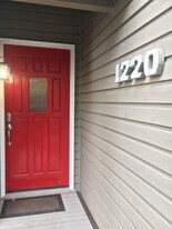 1220 100th Pl NE in Bellevue, WA - Building Photo