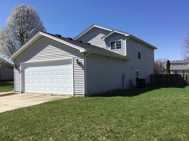 1509 Green Trails Dr in Plainfield, IL - Building Photo - Building Photo