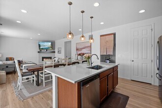 6131 Vickie Ln in Colorado Springs, CO - Foto de edificio - Building Photo