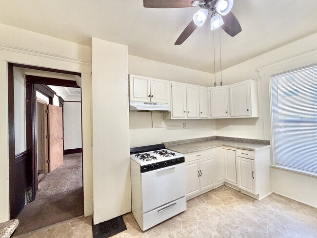 551 S Main St in Janesville, WI - Building Photo - Building Photo