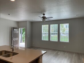 1326 S Goldking Way in Boise, ID - Building Photo - Building Photo