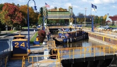 60 Oswego St in Baldwinsville, NY - Building Photo - Building Photo