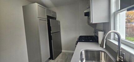 665 Milford Point Rd in Milford, CT - Building Photo - Building Photo