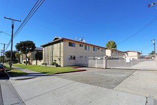 Buena Capri in Buena Park, CA - Building Photo