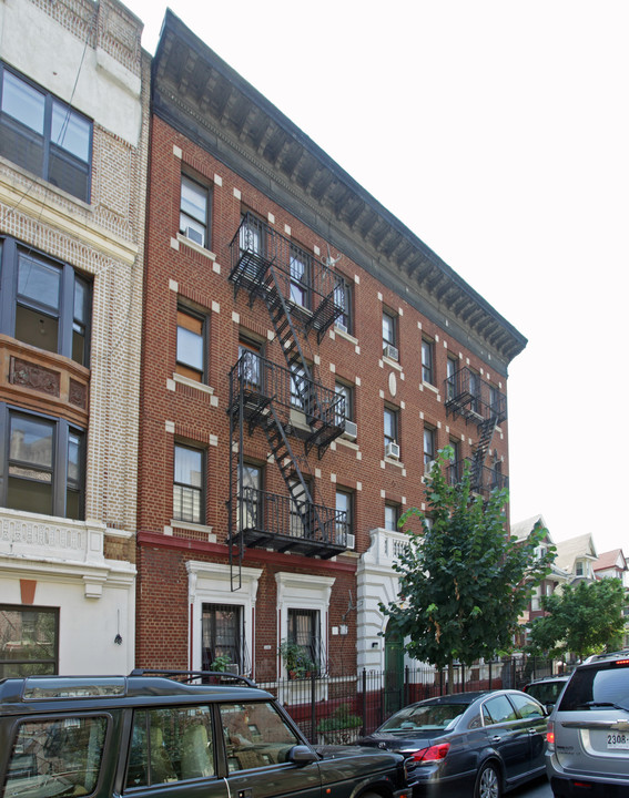 573 E 22nd St in Brooklyn, NY - Building Photo