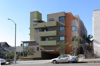 Las Margaritas Apartments in Los Angeles, CA - Building Photo - Building Photo