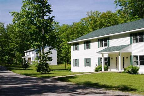 Foxfield Apartments in Alanson, MI - Foto de edificio - Building Photo