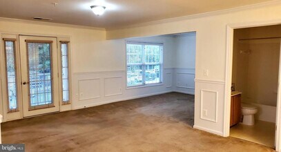 18707 Sparkling Water Dr in Germantown, MD - Foto de edificio - Building Photo
