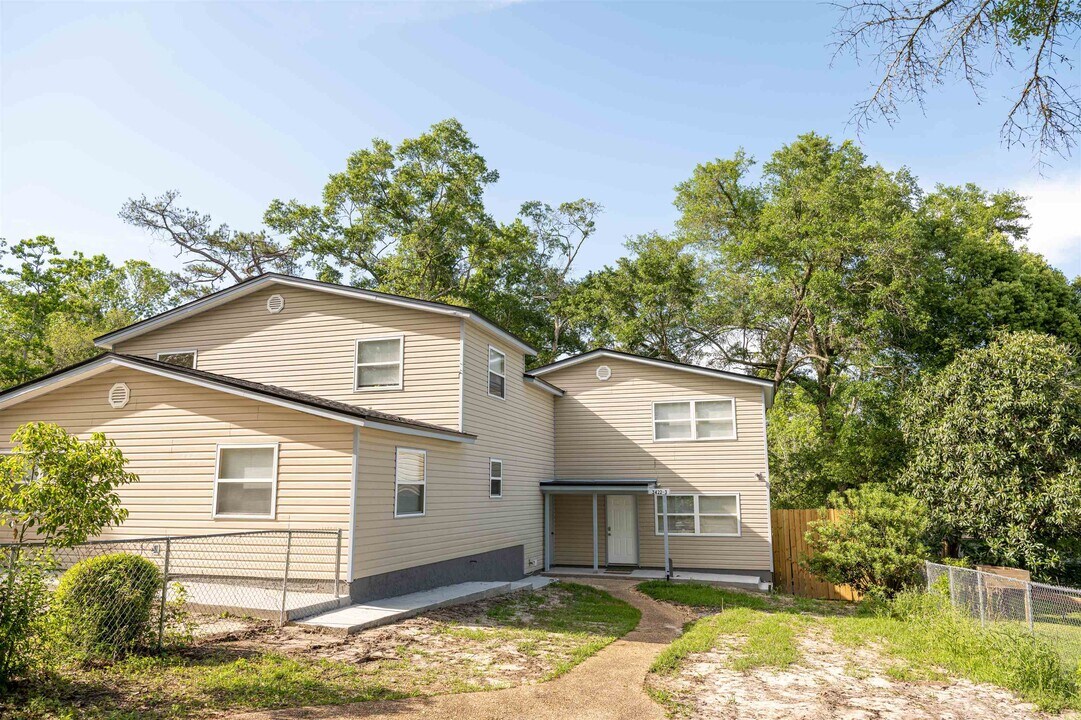 3422 Orlando Dr in Tallahassee, FL - Foto de edificio