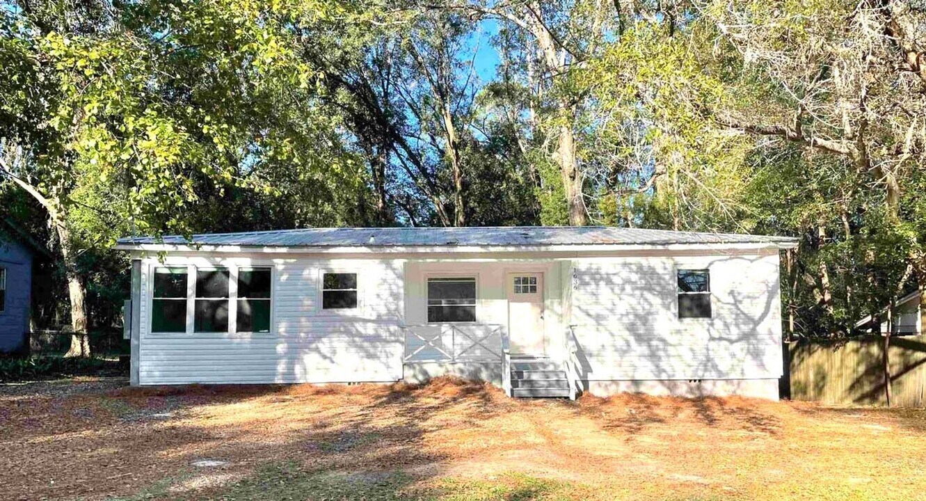 1636 Pepper Dr in Tallahassee, FL - Building Photo