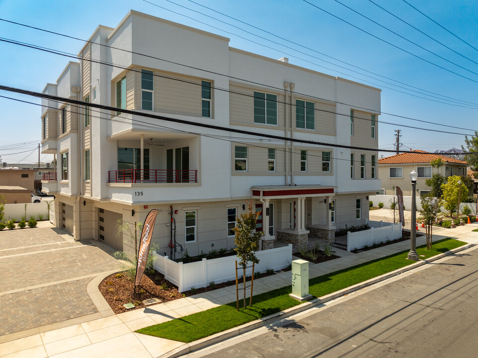 137 Saint Francis St in San Gabriel, CA - Foto de edificio