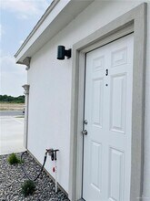 1208 W Sucre Dr, Unit 3 in Edinburg, TX - Foto de edificio - Building Photo