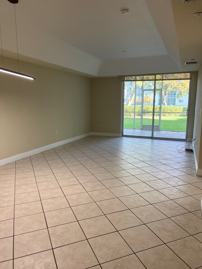 10710 NW 66th St, Unit 103 in Doral, FL - Building Photo - Building Photo