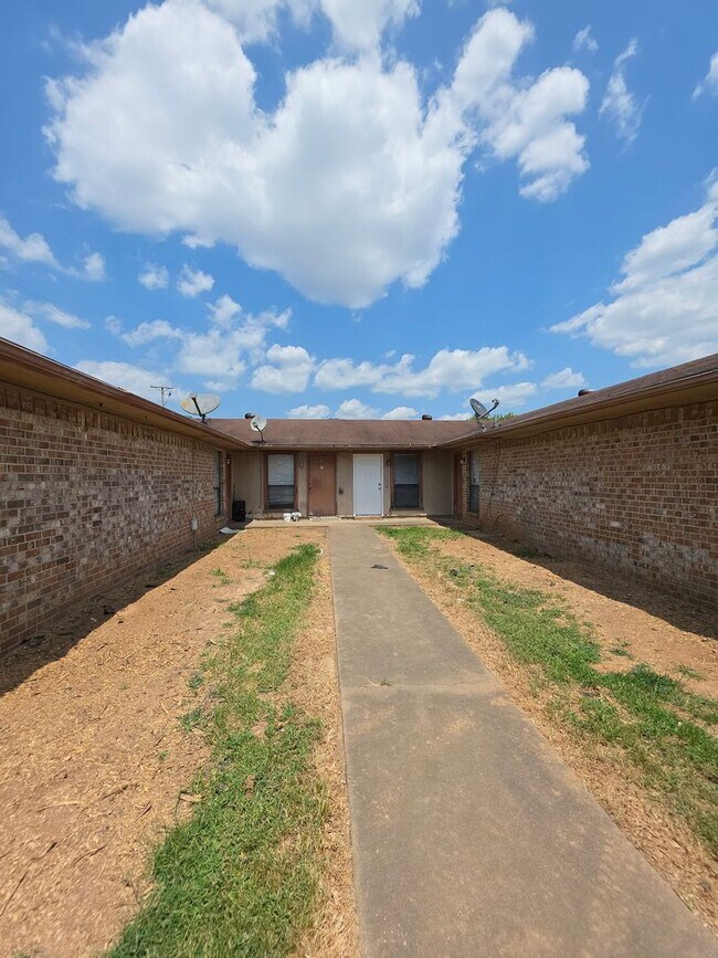 property at 1208 S Frankfort Ave