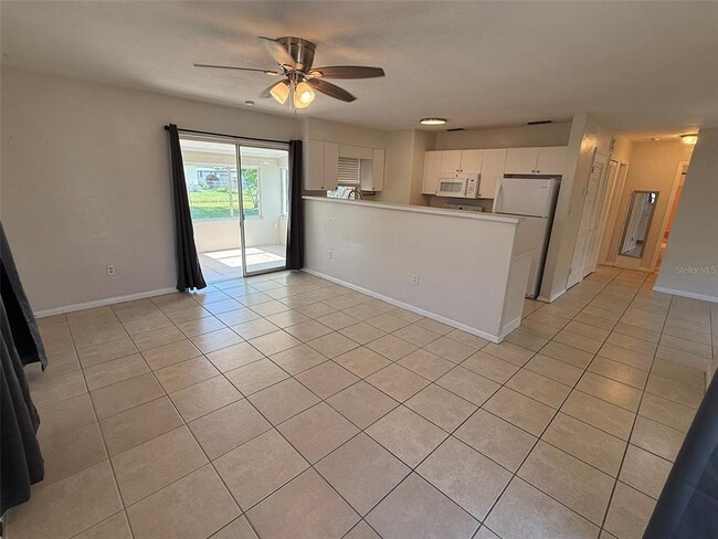 22180 Midway Blvd in Port Charlotte, FL - Building Photo - Building Photo