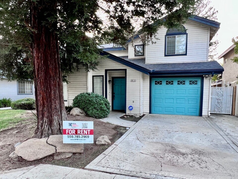 9919 N Canyon Creek Ln in Fresno, CA - Building Photo