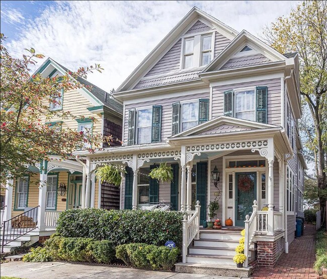 property at 27 N Hanson St