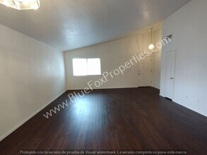 915 N Silverleaf Oak Pl in Tucson, AZ - Building Photo - Building Photo