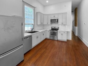 330 Seguin St in New Orleans, LA - Foto de edificio - Building Photo