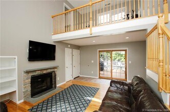 145 Settlers Ridge Rd in Milford, CT - Building Photo - Building Photo