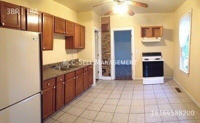 436 Carrier St NE in Grand Rapids, MI - Building Photo