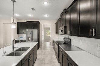 2357 Camden Park Ave in Davenport, FL - Building Photo - Building Photo