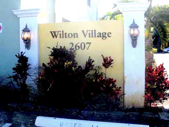 2607 NE 8th Ave, Unit 7 in Wilton Manors, FL - Building Photo - Building Photo