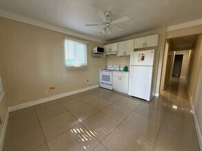 727 NW 19th Ave in Fort Lauderdale, FL - Building Photo - Building Photo