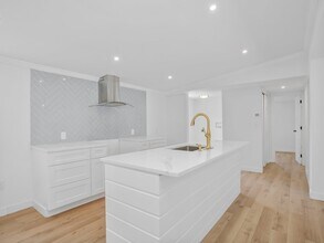 28 Crescent Park Rd in Westport, CT - Building Photo - Building Photo