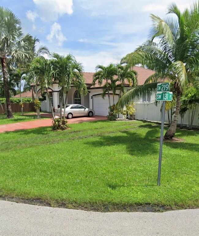 13168 SW 219th Terrace in Miami, FL - Building Photo - Building Photo